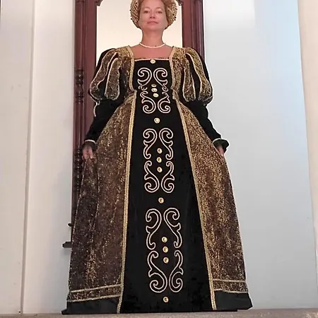 Via Benamati 3*