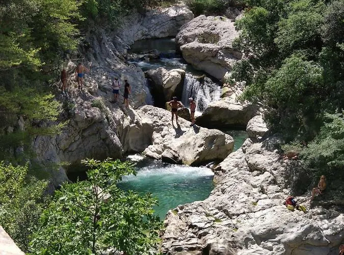 Bed and Breakfast Via Benamati 3*